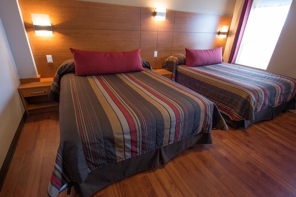 Hotel Du Fjord Chicoutimi Zimmer foto